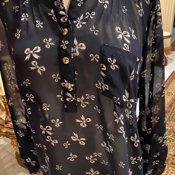 Navy and with white bows printed on shear fabric. Size M juniors - Picture 6 of 11